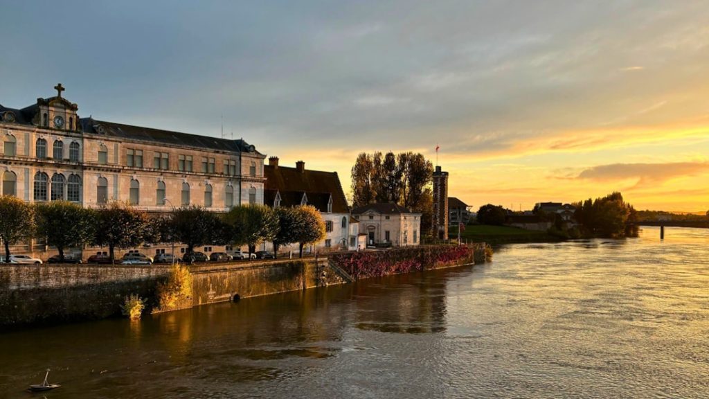 European River Cruise vs. Ocean Cruise vs. Land Tour: How to Choose
